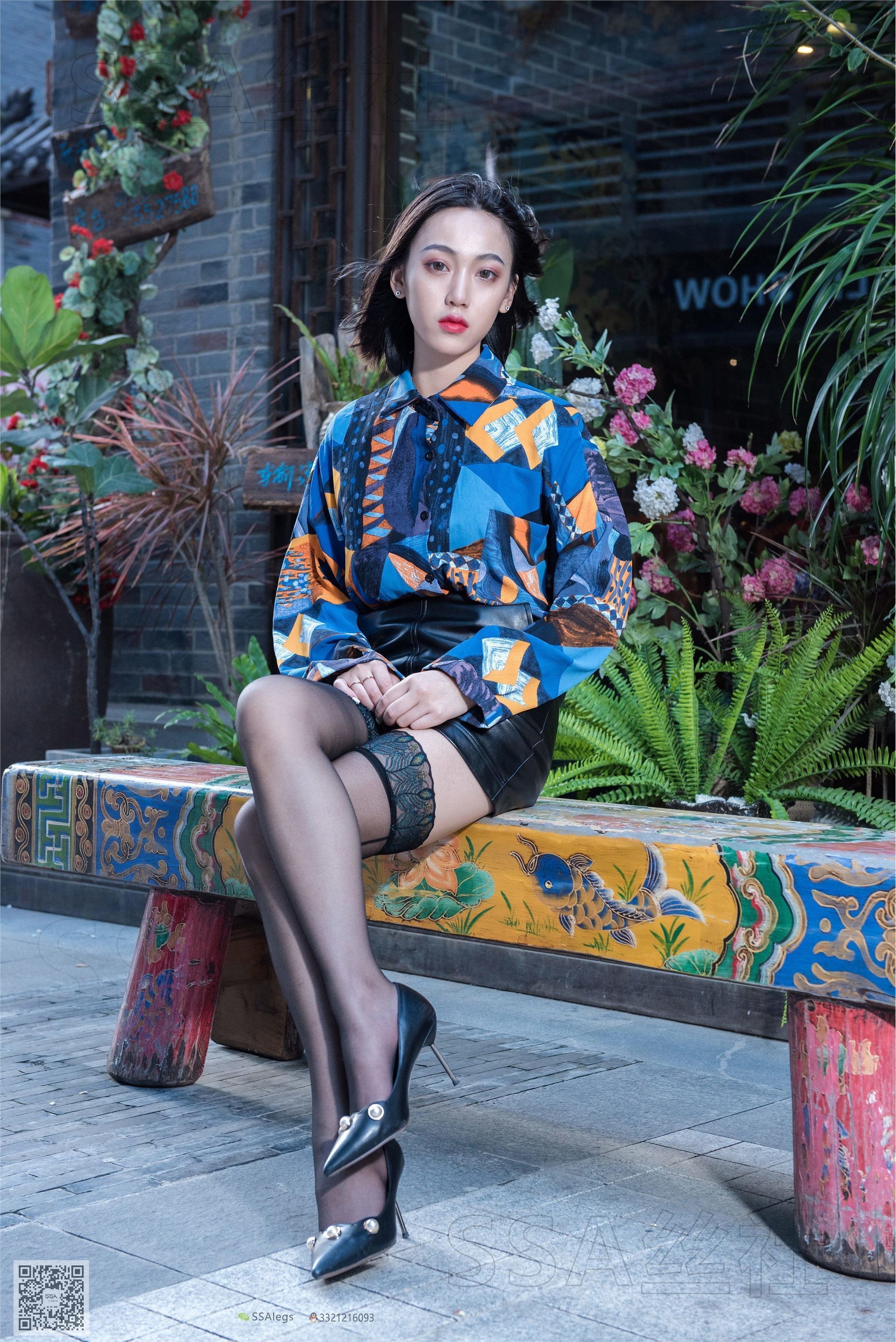 SSA丝社 NO.051 大大街边盛开的孔雀翎长筒丝袜裸足